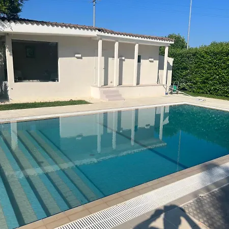 Miky Trulli & Pool Apartamento